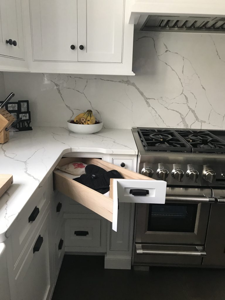 Kitchen corner drawer